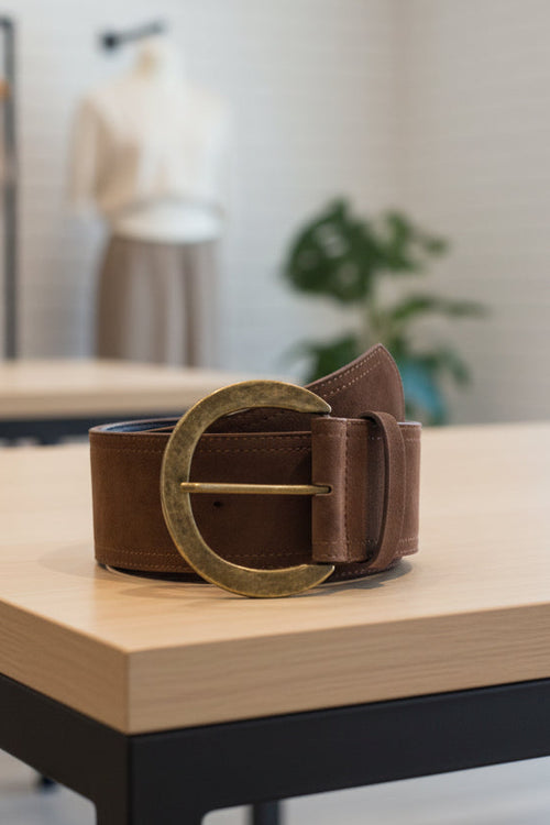 Cintura a fibbia aperta